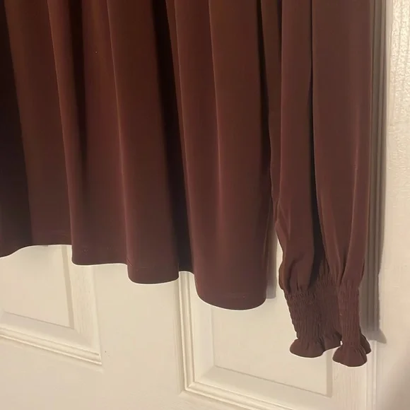 Maroon blouse - Picture 3 of 5